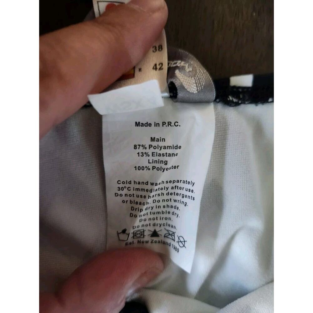 Moontide V Wire Low Front Swimsuit Black & White Geometric Halter Size 10 - Picture 9 of 9